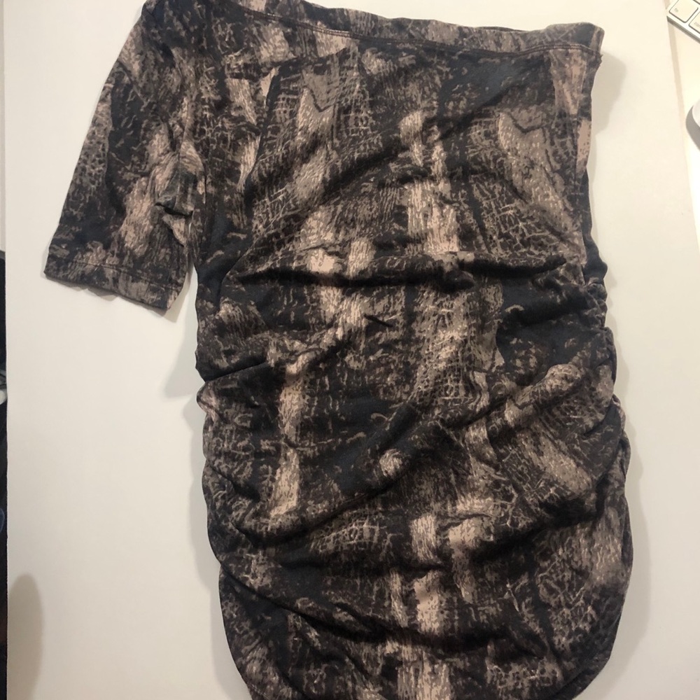 Sofia Vergara Black and Tan Design One Shoulder - Picture 2 of 3